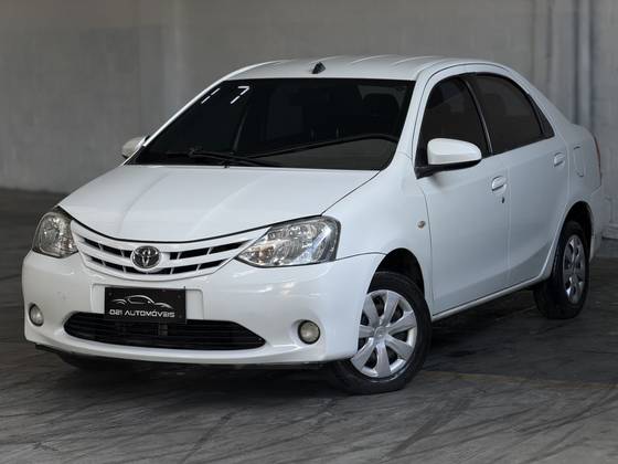 TOYOTA ETIOS 1.5 XS 16V FLEX 4P AUTOMÁTICO TOYOTA ETIOS 1.5 XS 16V FLEX 4P AUTOMÁTICO